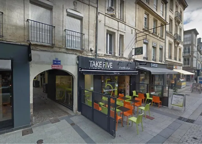 Hyper Centre De 凯恩